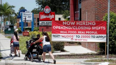 Foto de Quais trabalhadores americanos se beneficiam mais com a escassez de mão de obra?  – quartzo