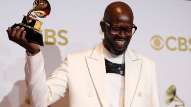 Foto de Black Coffee ganha Grammy para homenagear diversas músicas africanas — Quartz Africa