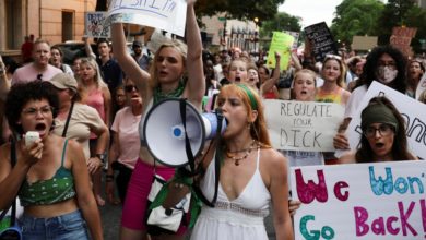 Foto de Milhares marcham pelo direito ao aborto — Quartz Daily Brief — Quartz