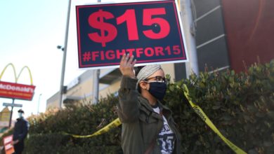 Foto de Os salários do fast food estão muito acima da “luta por US $ 15” – Quartz