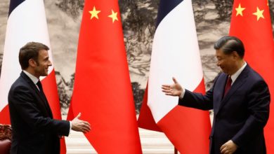 Foto de Macron visitou Pequim para desviar protestos de pensões francesas