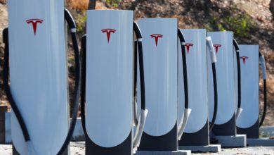 Foto de Superchargers da Tesla podem obter subsídios federais, com uma ressalva
