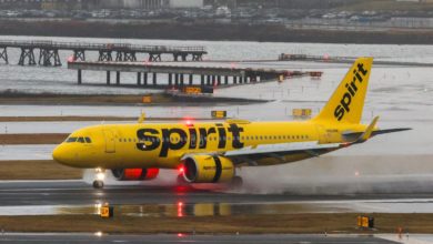 Foto de Spirit Airlines luta sem JetBlue à medida que as ações caem e os rendimentos dos títulos aumentam
